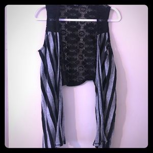 Large Rue 21 sleeveless half overthrow/cardigan